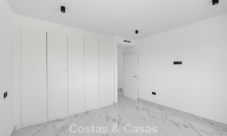 Villa moderna de nueva construcción con vistas panorámicas al mar en venta en un entorno natural al este del centro de Marbella 797598 