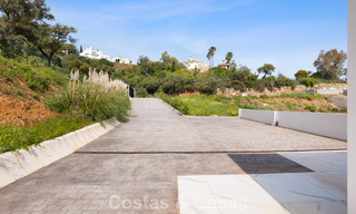 Villa moderna de nueva construcción con vistas panorámicas al mar en venta en un entorno natural al este del centro de Marbella 797599 