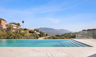 Villa moderna de nueva construcción con vistas panorámicas al mar en venta en un entorno natural al este del centro de Marbella 797603 