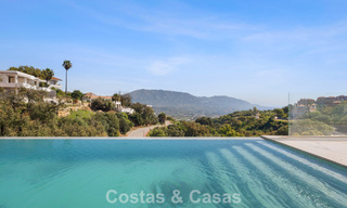 Villa moderna de nueva construcción con vistas panorámicas al mar en venta en un entorno natural al este del centro de Marbella 797604 