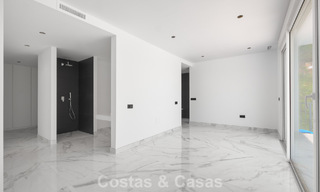 Villa moderna de nueva construcción con vistas panorámicas al mar en venta en un entorno natural al este del centro de Marbella 797623 
