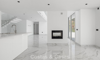 Villa moderna de nueva construcción con vistas panorámicas al mar en venta en un entorno natural al este del centro de Marbella 797626 