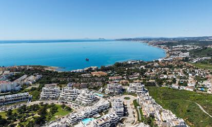 Ático de lujo moderno con amplia terraza en la azotea en venta cerca del centro de Estepona 797646