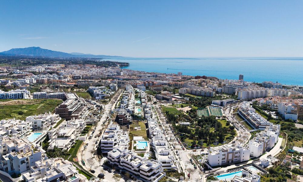 Ático de lujo moderno con amplia terraza en la azotea en venta cerca del centro de Estepona 797647