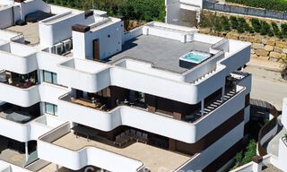 Ático de lujo moderno con amplia terraza en la azotea en venta cerca del centro de Estepona 797648 