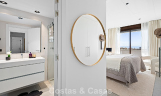 Ático de lujo moderno con amplia terraza en la azotea en venta cerca del centro de Estepona 797655 