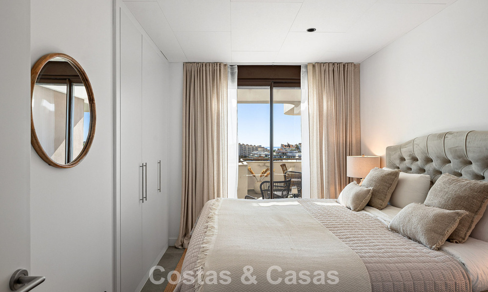 Ático de lujo moderno con amplia terraza en la azotea en venta cerca del centro de Estepona 797659