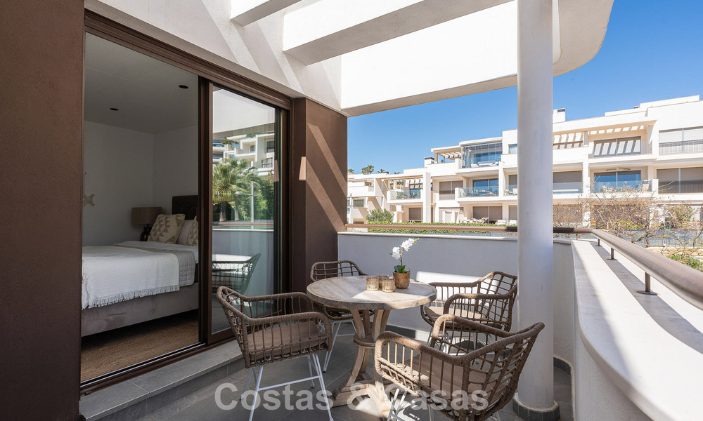 Ático de lujo moderno con amplia terraza en la azotea en venta cerca del centro de Estepona 797661