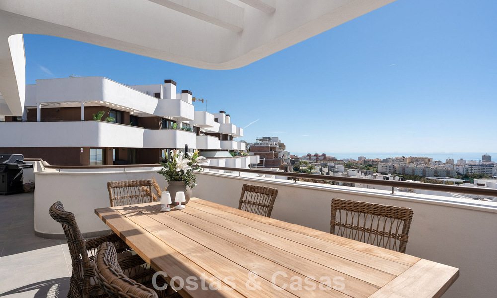 Ático de lujo moderno con amplia terraza en la azotea en venta cerca del centro de Estepona 797663