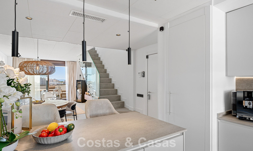 Ático de lujo moderno con amplia terraza en la azotea en venta cerca del centro de Estepona 797667