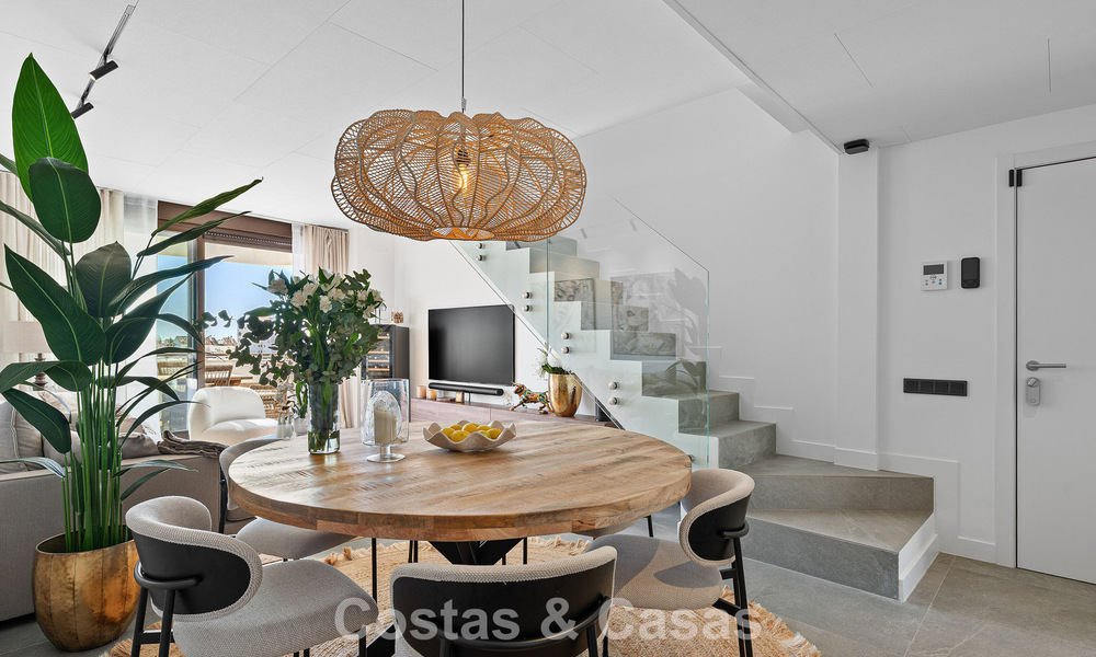 Ático de lujo moderno con amplia terraza en la azotea en venta cerca del centro de Estepona 797669
