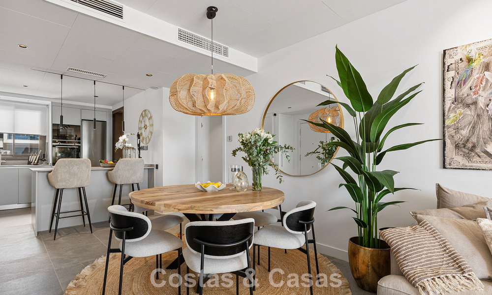 Ático de lujo moderno con amplia terraza en la azotea en venta cerca del centro de Estepona 797673