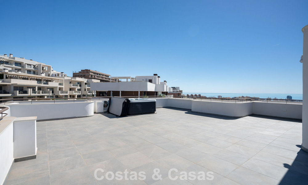 Ático de lujo moderno con amplia terraza en la azotea en venta cerca del centro de Estepona 797675