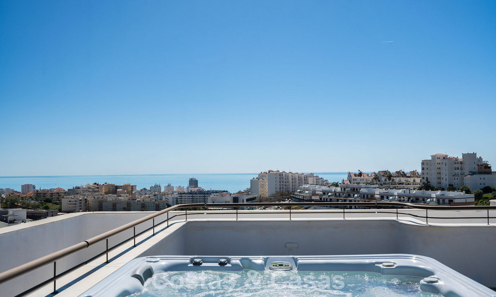 Ático de lujo moderno con amplia terraza en la azotea en venta cerca del centro de Estepona 797676