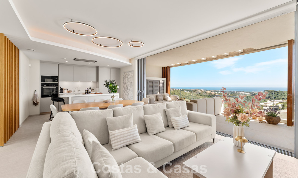 Ático de lujo luminoso y contemporáneo en venta con vistas al mar en las colinas de La Quinta Resort en Marbella - Benahavís 797690