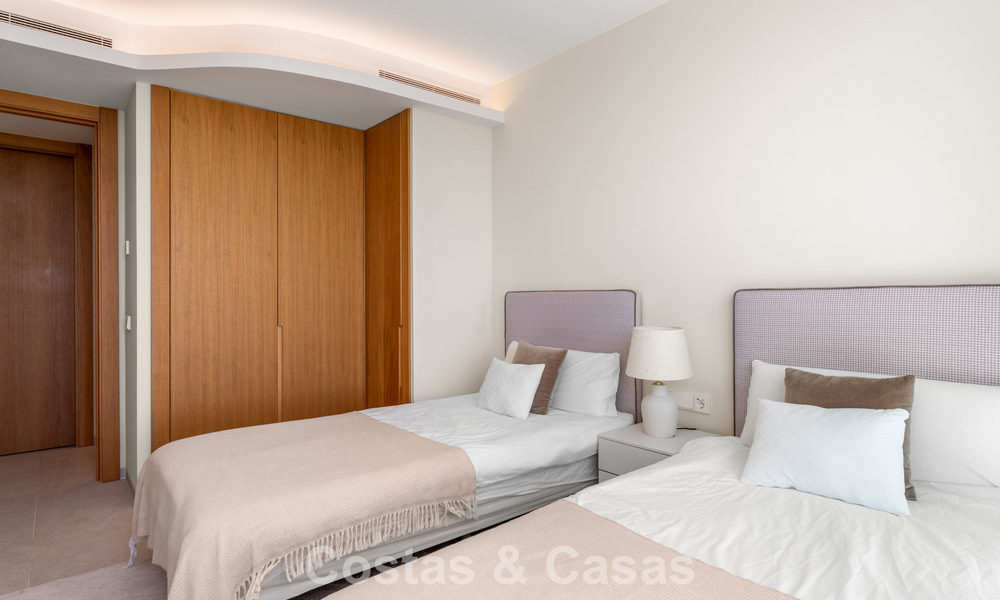 Ático de lujo luminoso y contemporáneo en venta con vistas al mar en las colinas de La Quinta Resort en Marbella - Benahavís 797693