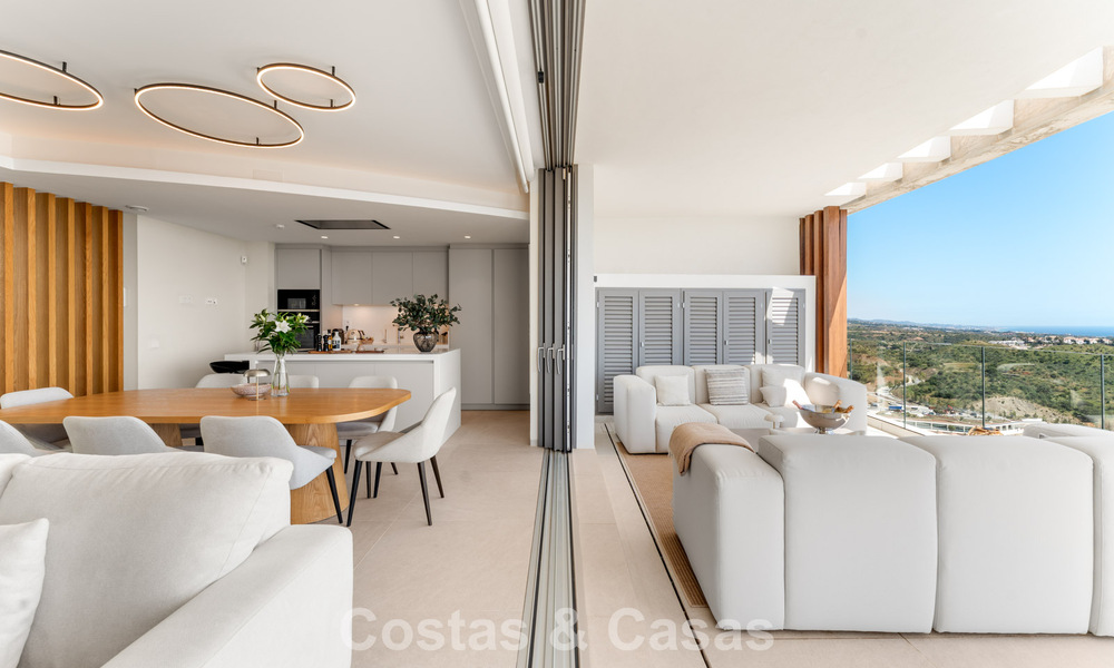 Ático de lujo luminoso y contemporáneo en venta con vistas al mar en las colinas de La Quinta Resort en Marbella - Benahavís 797698