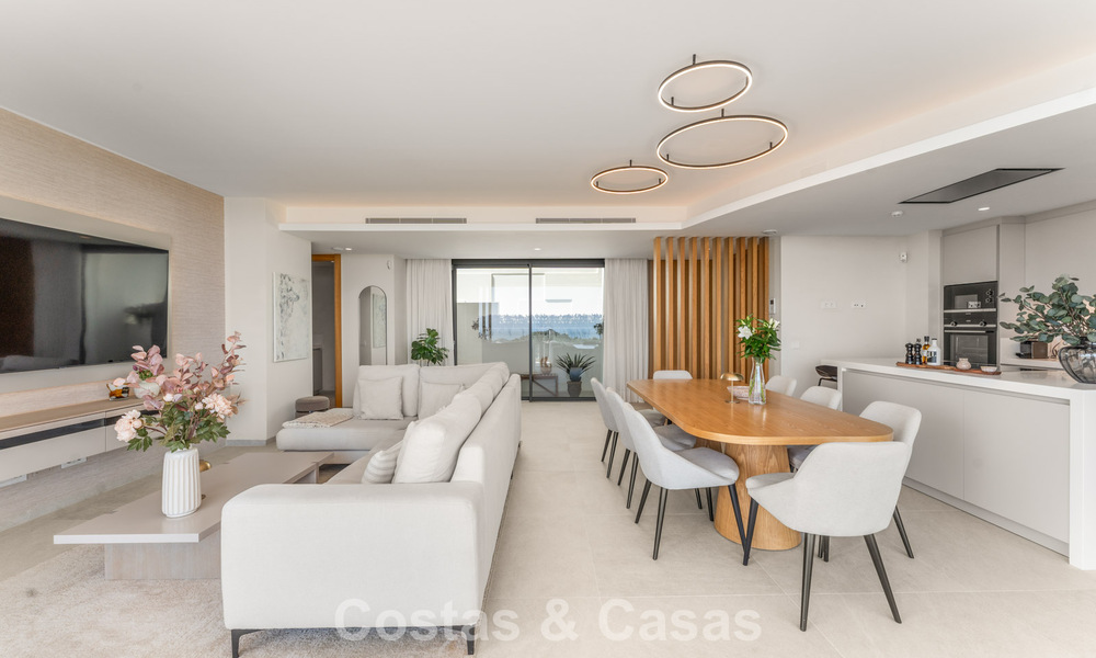 Ático de lujo luminoso y contemporáneo en venta con vistas al mar en las colinas de La Quinta Resort en Marbella - Benahavís 797704