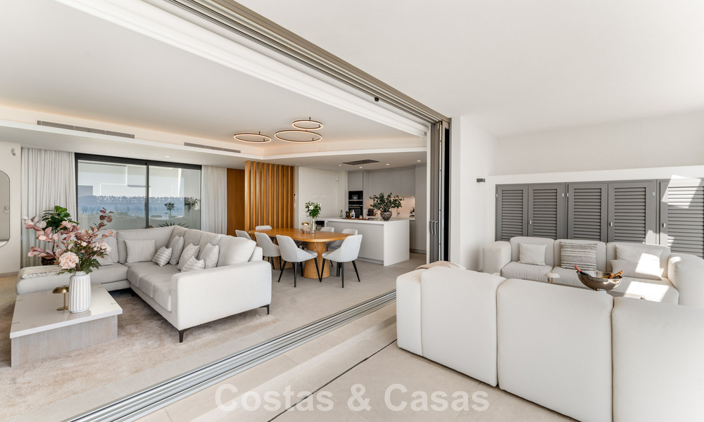 Ático de lujo luminoso y contemporáneo en venta con vistas al mar en las colinas de La Quinta Resort en Marbella - Benahavís 797705