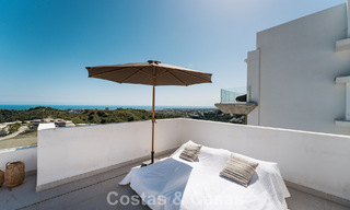 Ático de lujo luminoso y contemporáneo en venta con vistas al mar en las colinas de La Quinta Resort en Marbella - Benahavís 797709 