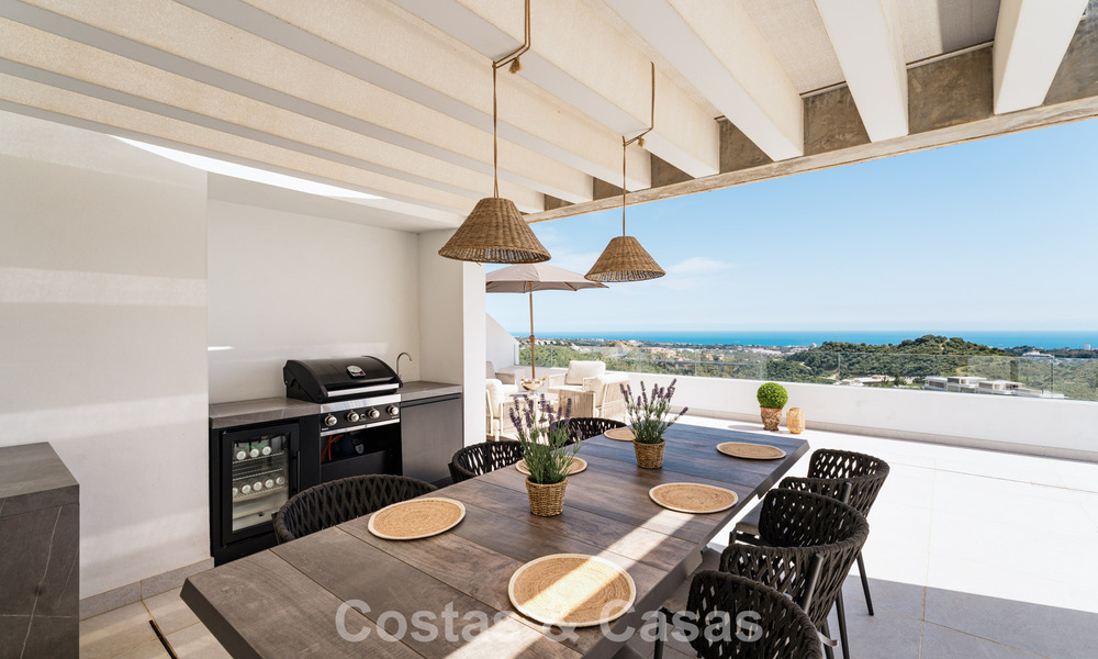 Ático de lujo luminoso y contemporáneo en venta con vistas al mar en las colinas de La Quinta Resort en Marbella - Benahavís 797711