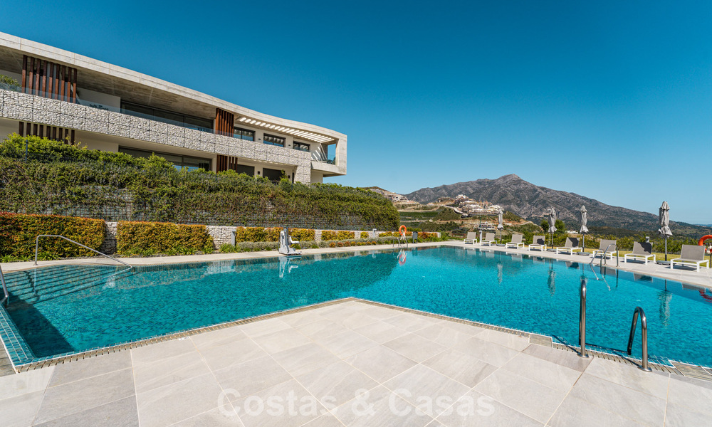 Ático de lujo luminoso y contemporáneo en venta con vistas al mar en las colinas de La Quinta Resort en Marbella - Benahavís 797712