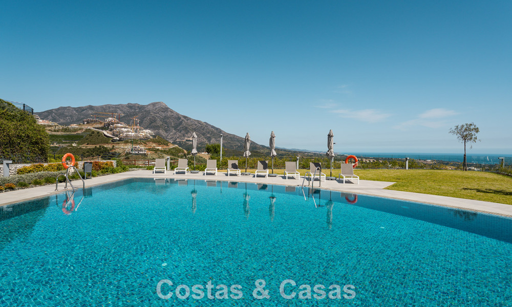 Ático de lujo luminoso y contemporáneo en venta con vistas al mar en las colinas de La Quinta Resort en Marbella - Benahavís 797718
