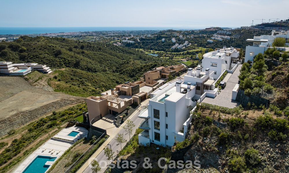 Ático de lujo luminoso y contemporáneo en venta con vistas al mar en las colinas de La Quinta Resort en Marbella - Benahavís 797725