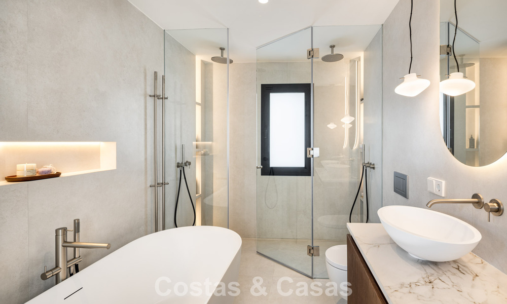 Villa contemporánea de estilo mediterráneo en venta a poca distancia de la playa y de los servicios de San Pedro, Marbella 797882