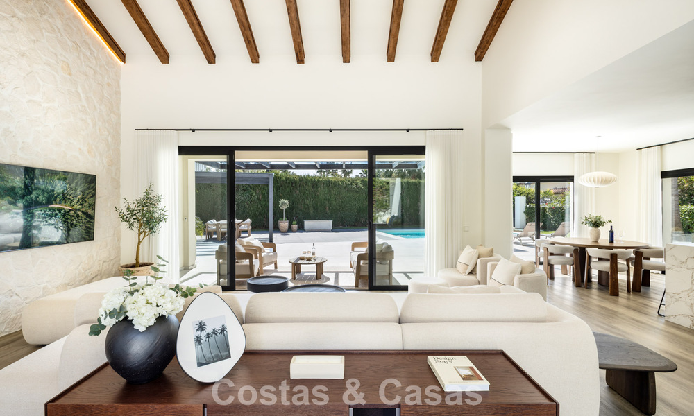 Villa contemporánea de estilo mediterráneo en venta a poca distancia de la playa y de los servicios de San Pedro, Marbella 797889