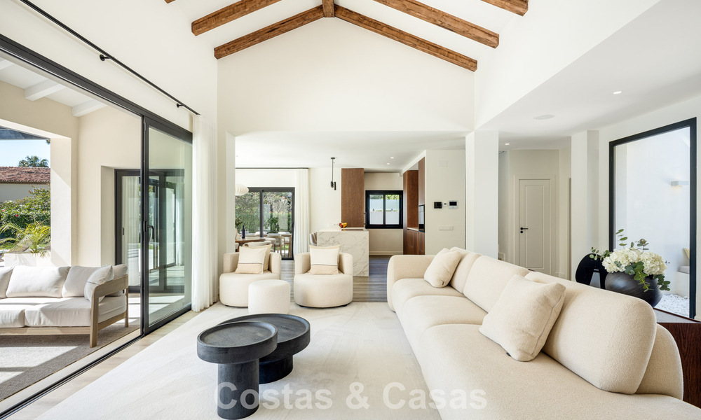 Villa contemporánea de estilo mediterráneo en venta a poca distancia de la playa y de los servicios de San Pedro, Marbella 797890