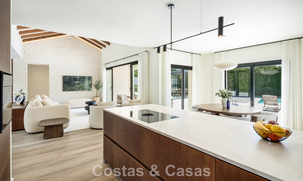 Villa contemporánea de estilo mediterráneo en venta a poca distancia de la playa y de los servicios de San Pedro, Marbella 797892