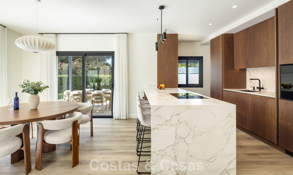Villa contemporánea de estilo mediterráneo en venta a poca distancia de la playa y de los servicios de San Pedro, Marbella 797894