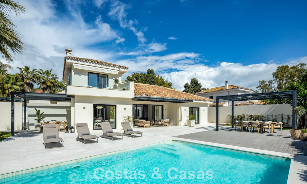 Villa contemporánea de estilo mediterráneo en venta a poca distancia de la playa y de los servicios de San Pedro, Marbella 797897