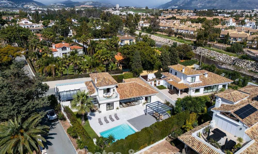 Villa contemporánea de estilo mediterráneo en venta a poca distancia de la playa y de los servicios de San Pedro, Marbella 797900