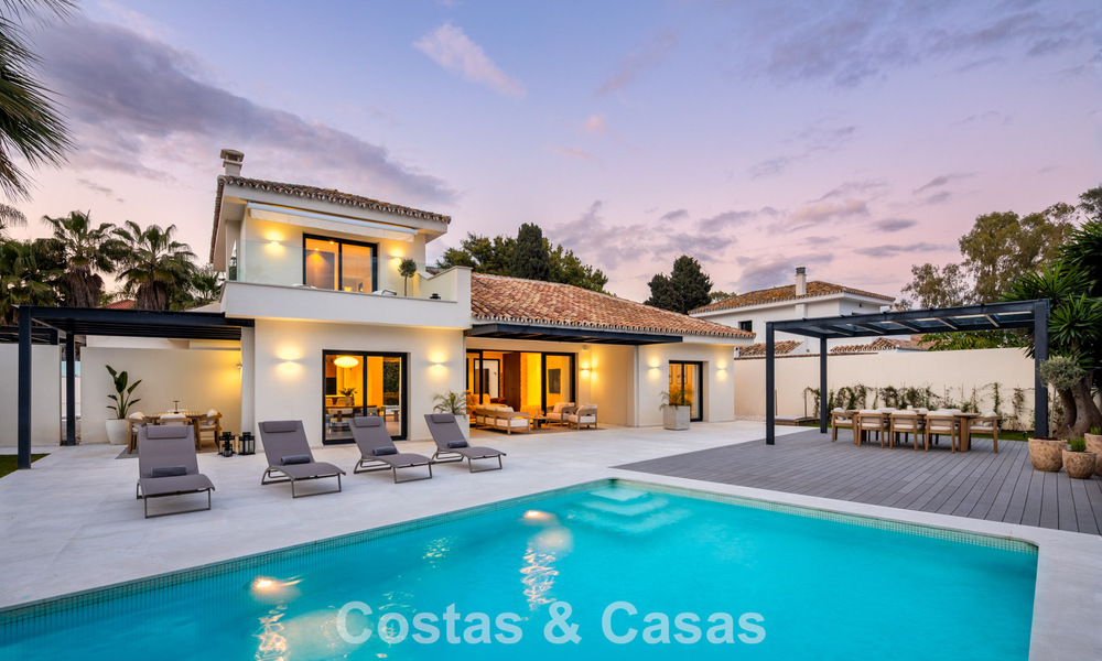 Villa contemporánea de estilo mediterráneo en venta a poca distancia de la playa y de los servicios de San Pedro, Marbella 797904