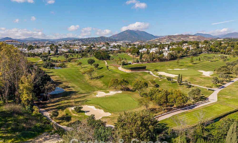 Adosado renovado moderno en venta, en Aloha rodeado de campos de golf en Nueva Andalucía, Marbella 797909