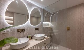 Adosado renovado moderno en venta, en Aloha rodeado de campos de golf en Nueva Andalucía, Marbella 797910 