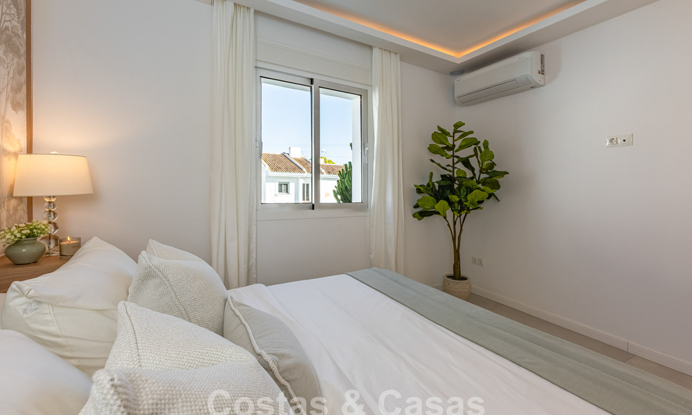 Adosado renovado moderno en venta, en Aloha rodeado de campos de golf en Nueva Andalucía, Marbella 797914