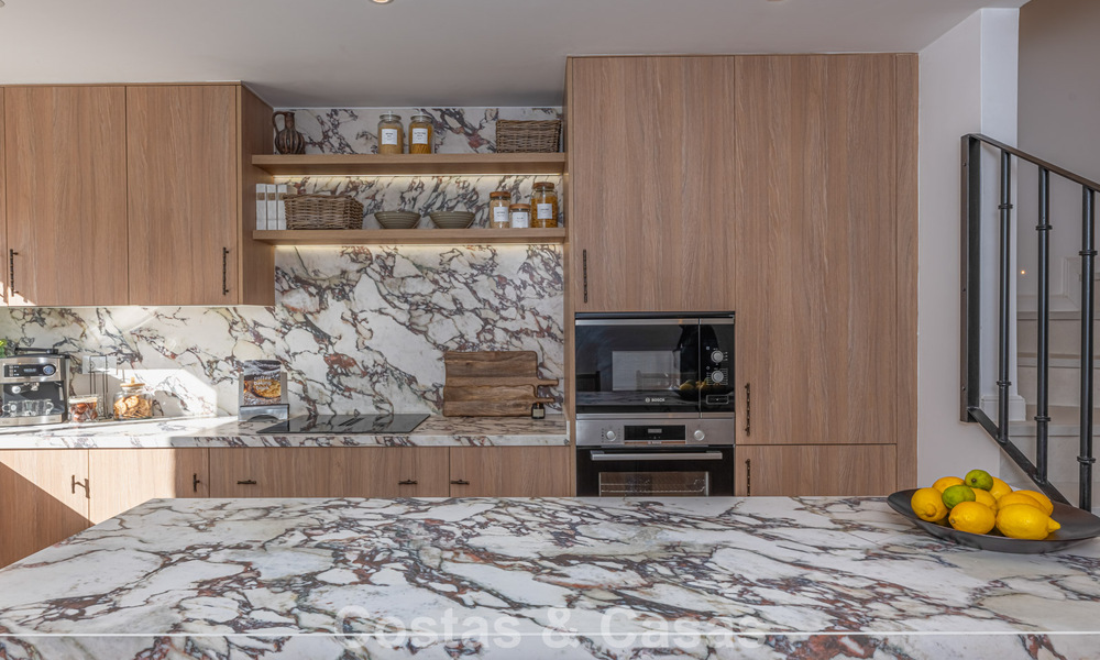 Adosado renovado moderno en venta, en Aloha rodeado de campos de golf en Nueva Andalucía, Marbella 797916