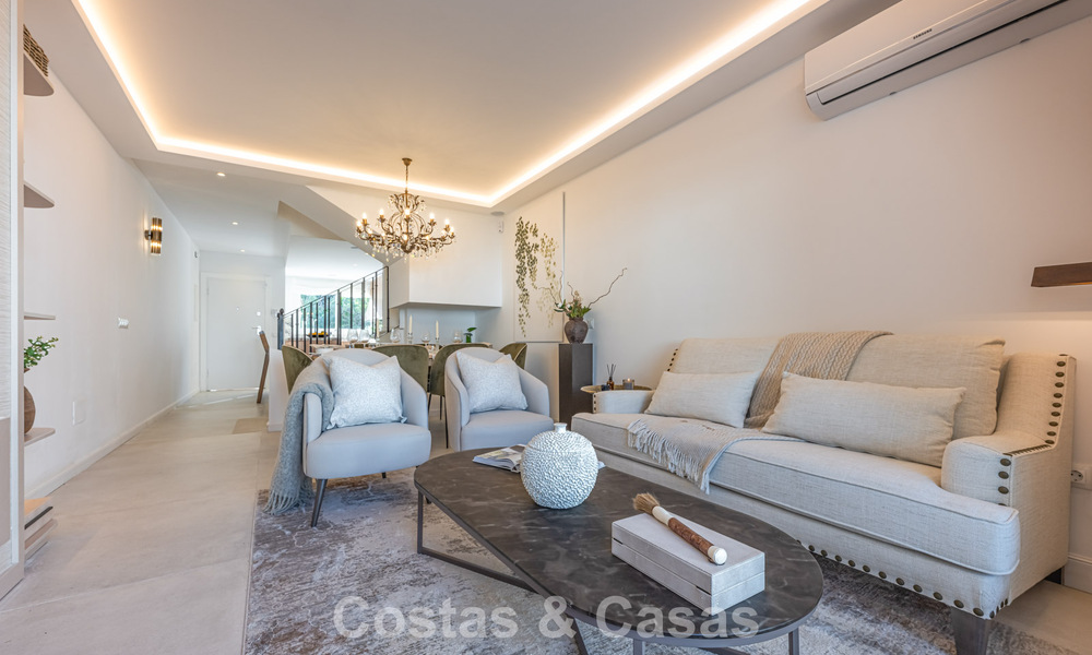 Adosado renovado moderno en venta, en Aloha rodeado de campos de golf en Nueva Andalucía, Marbella 797922