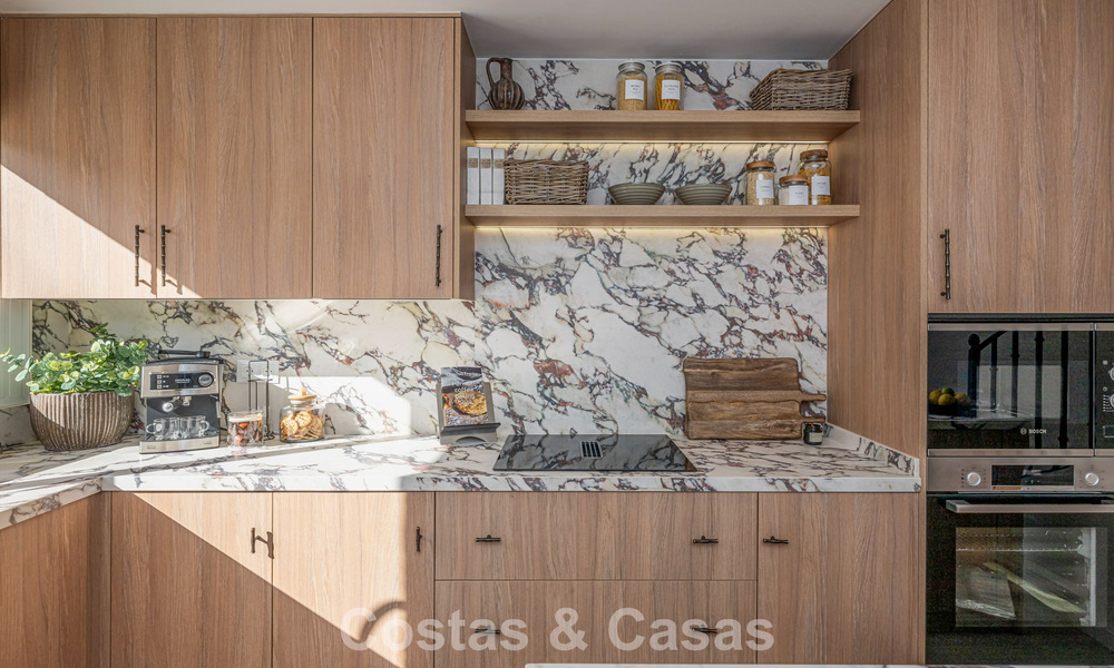Adosado renovado moderno en venta, en Aloha rodeado de campos de golf en Nueva Andalucía, Marbella 797929