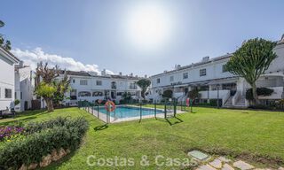 Adosado renovado moderno en venta, en Aloha rodeado de campos de golf en Nueva Andalucía, Marbella 797931 