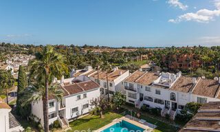 Adosado renovado moderno en venta, en Aloha rodeado de campos de golf en Nueva Andalucía, Marbella 797932 