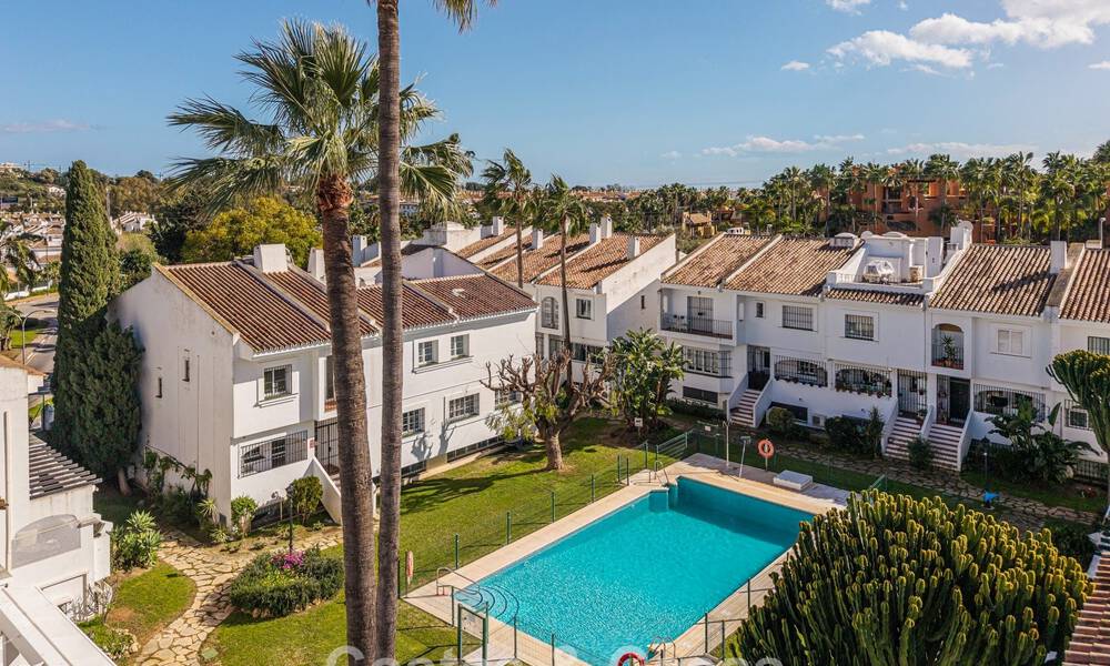 Adosado renovado moderno en venta, en Aloha rodeado de campos de golf en Nueva Andalucía, Marbella 797934