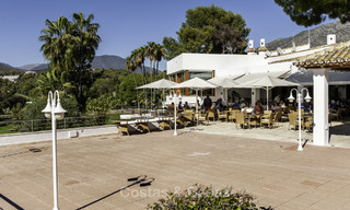 Adosado renovado moderno en venta, en Aloha rodeado de campos de golf en Nueva Andalucía, Marbella 798053 