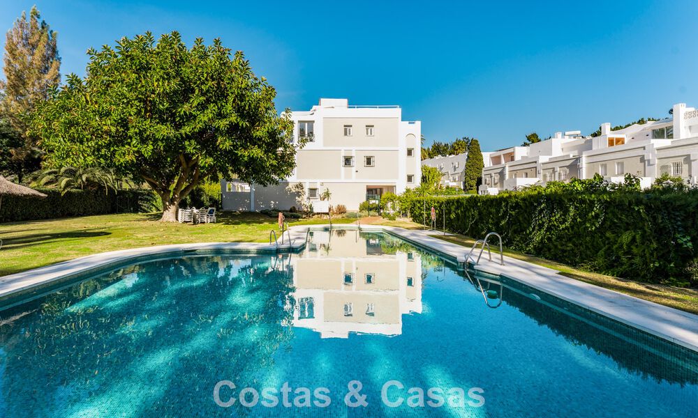 Elegante apartamento en planta baja reformado en venta en un prestigioso campo de golf en La Quinta, Benahavís - Marbella 797940
