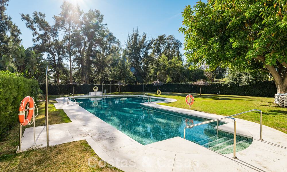 Elegante apartamento en planta baja reformado en venta en un prestigioso campo de golf en La Quinta, Benahavís - Marbella 797942