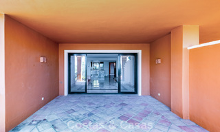Amplio apartamento de 2 dormitorios con vistas al mar en venta en Marbella - Benahavís 797967 
