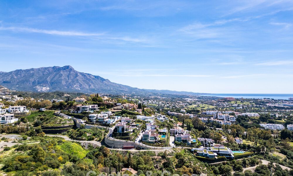 Amplio apartamento de 2 dormitorios con vistas al mar en venta en Marbella - Benahavís 797969